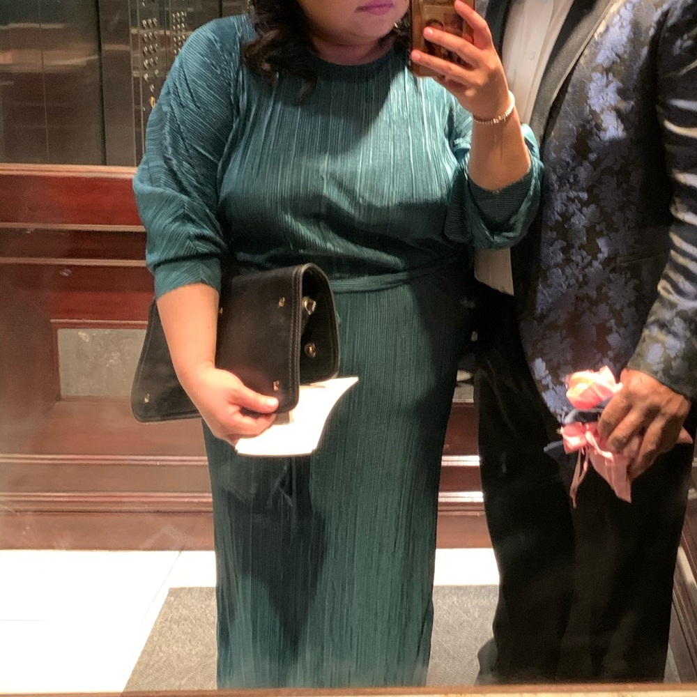 texture long sleeve midi dress